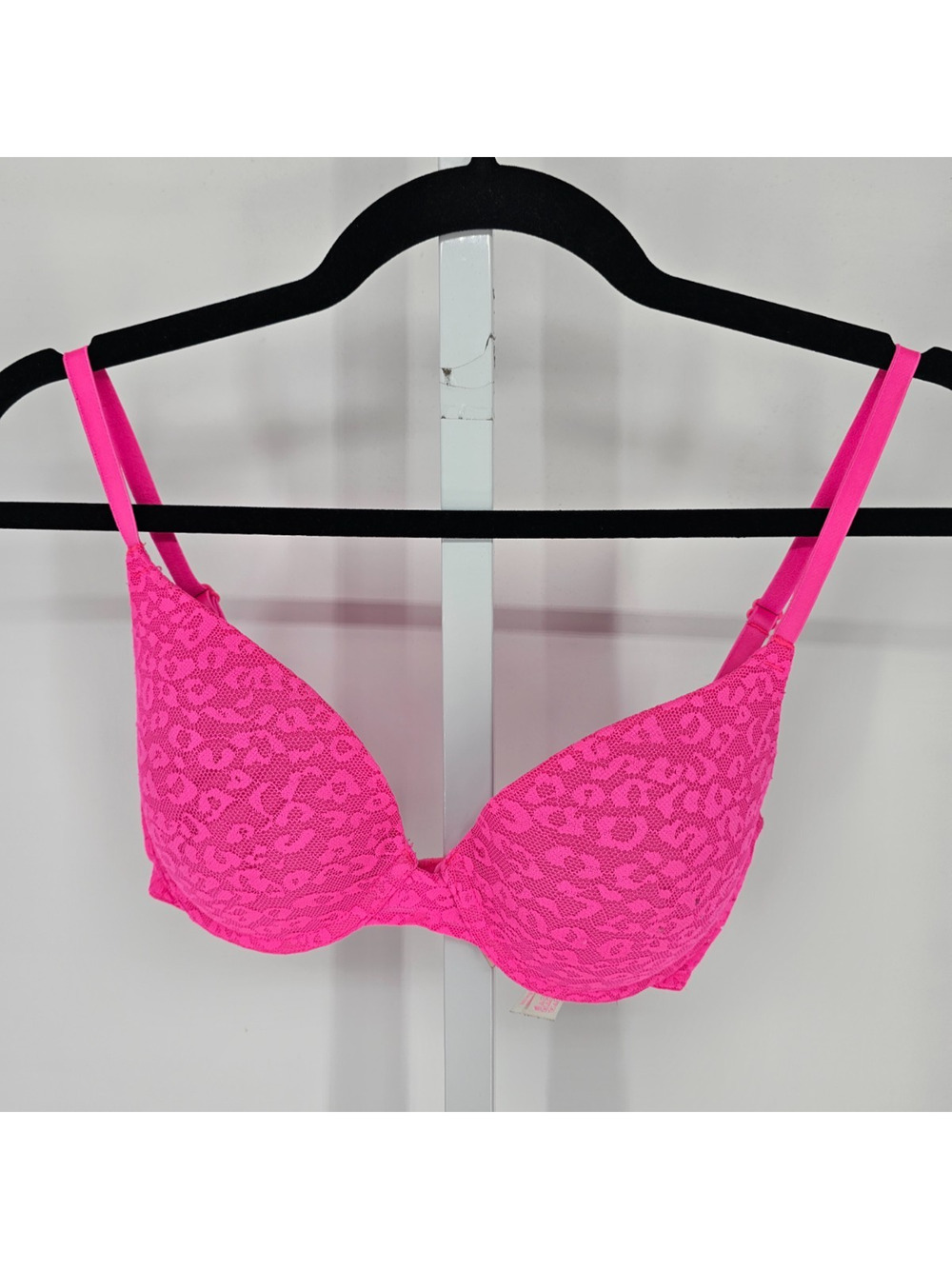 PINK by Victorias Secret Sz 36B Wear Everywhere Push Up Bra Neon Pink Lace